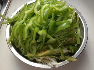 Shredded Pork with Zizania and Green Pepper recipe