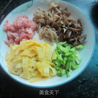 Shredded Eggs and Fungus recipe