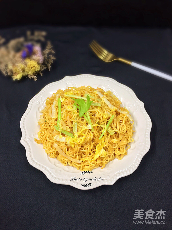 Fried Noodles with Cabbage recipe