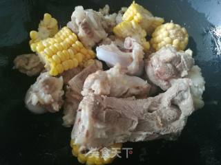 Casserole Corn Lotus Root Big Bone Soup recipe