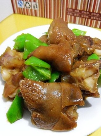Pork Knuckles with Oyster Sauce