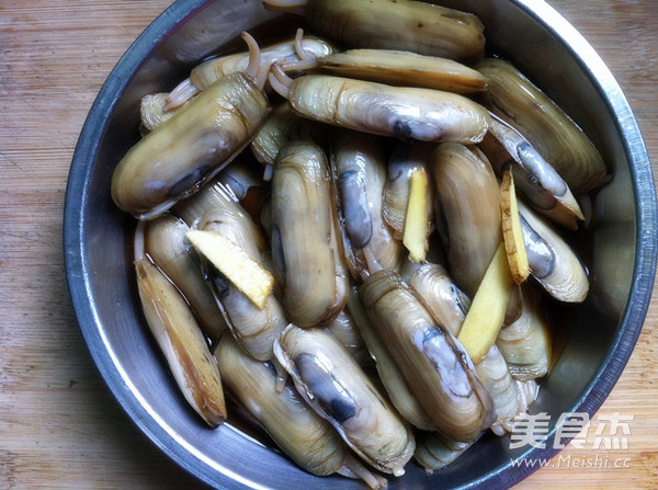 Steamed Razor Clams recipe