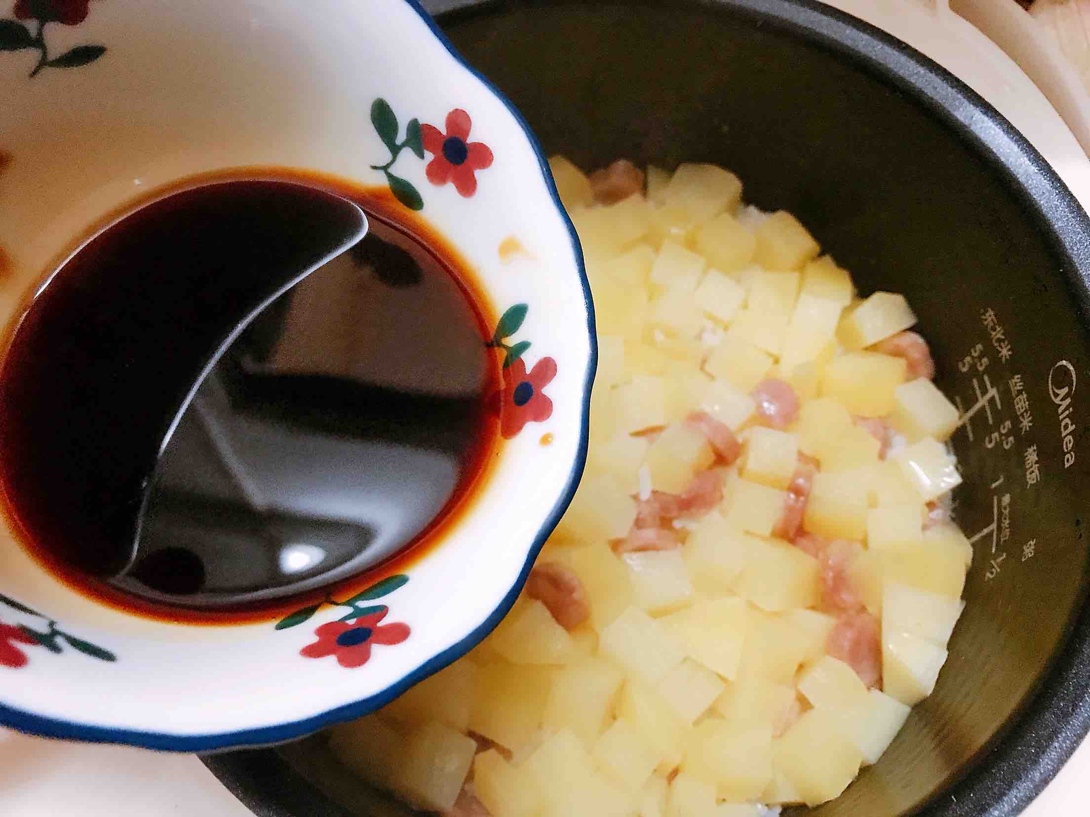 Kuaishou Style Potato Sausage Braised Rice recipe