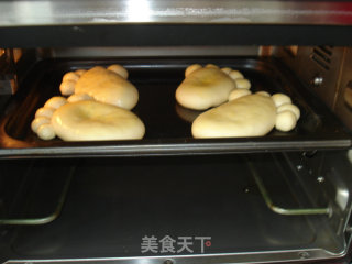 Cute Little Feet Bread recipe