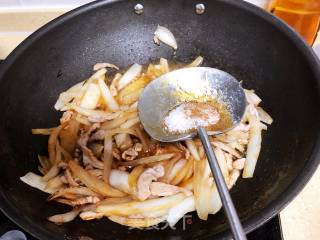 Stir-fried Shredded Pork with Onion recipe