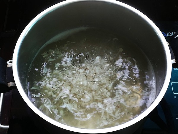 Seaweed and Shrimp Skin White Besi Gourd Soup recipe