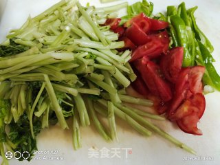 Beef Stir-fried Convolvulus Stems recipe