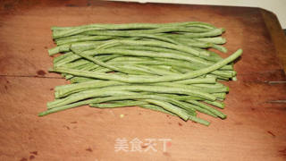 Cowpeas with Garlic and Sesame Sauce recipe