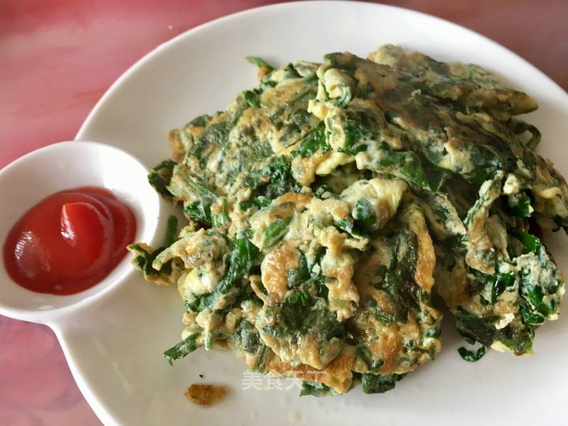 Scrambled Eggs with Celery Leaves recipe