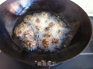 Fried Scallion and Cilantro Meatballs recipe