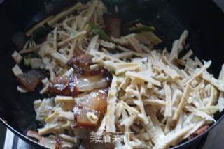 The Most Unpretentious Farmer’s Dish [fried Bacon with Dried Bamboo Shoots] recipe