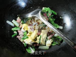 Scrambled Eggs with Bacon and Cabbage recipe