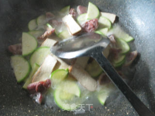 Boiled Cured Duck Leg with Dried Zucchini recipe