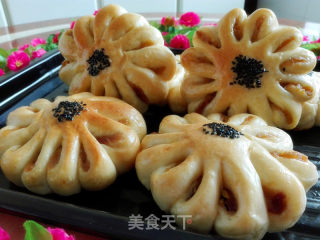 Chrysanthemum Meal Buns recipe