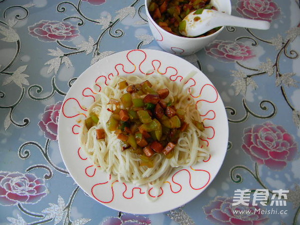 Ham, Green Pepper, Spicy Black Bean Sauce Noodles recipe