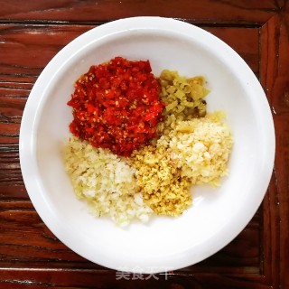 Two-color Chopped Pepper Fish Head recipe