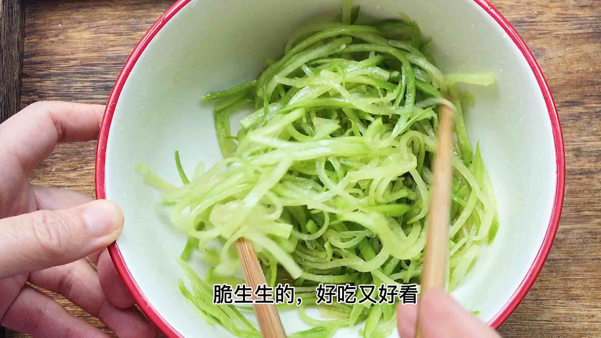 Salad with Shredded Radish, Sweet and Sour and Refreshing, Served with Wine and Served with Rice recipe