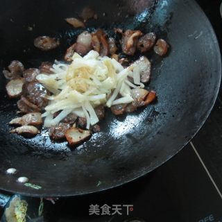 Stir-fried Pork with Celery and Salted Radish recipe