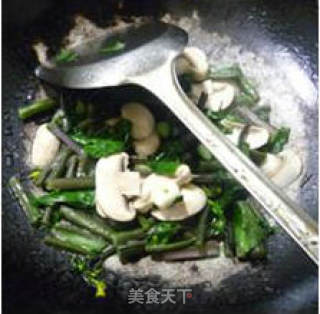 Stir-fried Beetroot with Fresh Mushrooms recipe