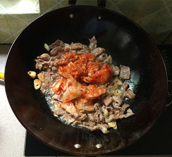 Stir-fried Lean Pork with Spicy Cabbage recipe