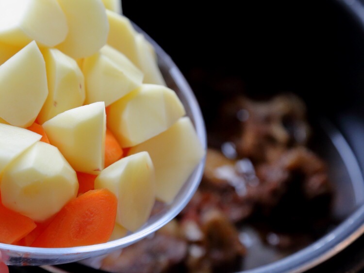 Beef Stew with Carrots and Potatoes recipe