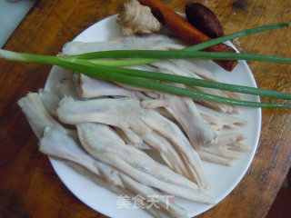 The Most Common Duck Feet Can be Delicious-caramel Braised Duck Feet recipe