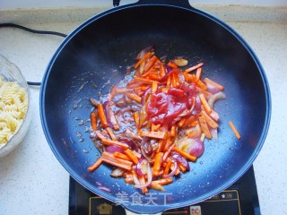 Spiral Pasta with Tomato Sauce recipe