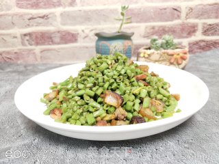 Stir-fried Diced Beans with Diced Meat recipe