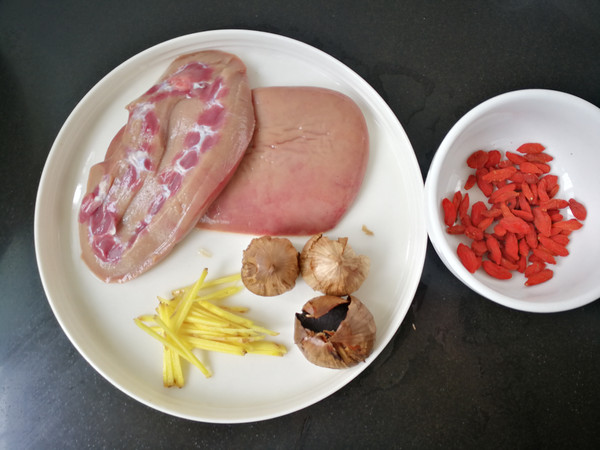Black Garlic Pork Loin and Wolfberry Soup recipe