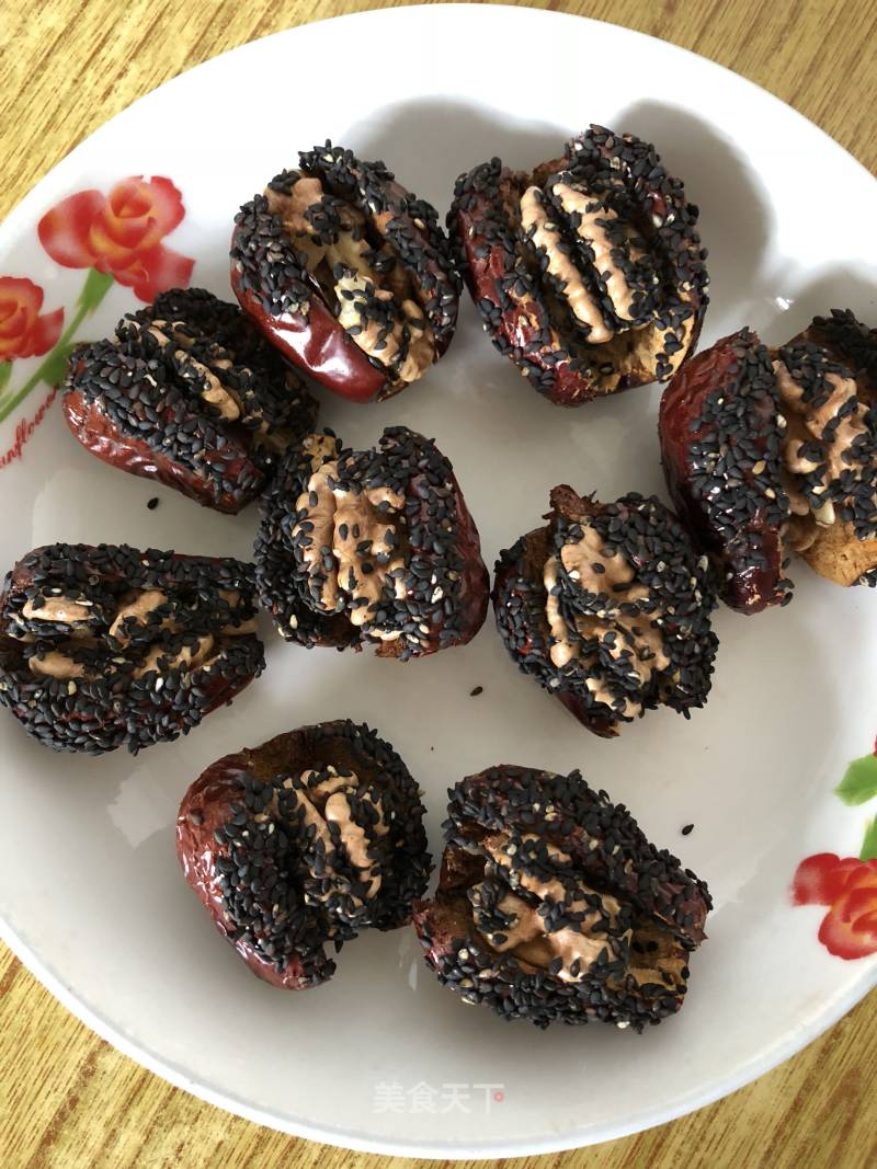 Sesame Dates with Walnuts recipe