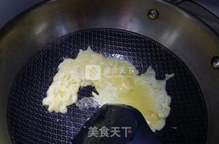 Scrambled Eggs with Hang Pepper and Shrimp Skin recipe