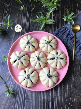 Flower Black Sesame Buns recipe