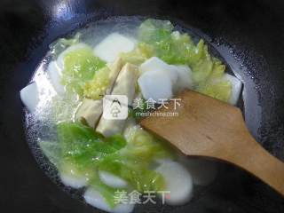 Cabbage Noodle Soup with Rice Cake recipe