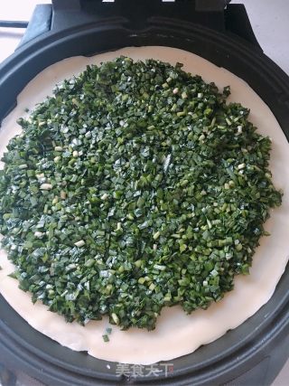 Spring Leek Egg Soft Noodle Pie recipe