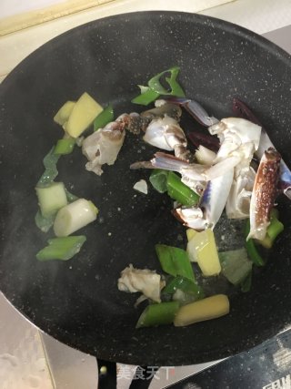 Stir-fried Seafood with Ginger and Spring Onion recipe