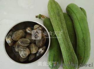 Steamed Loofah with Clams recipe