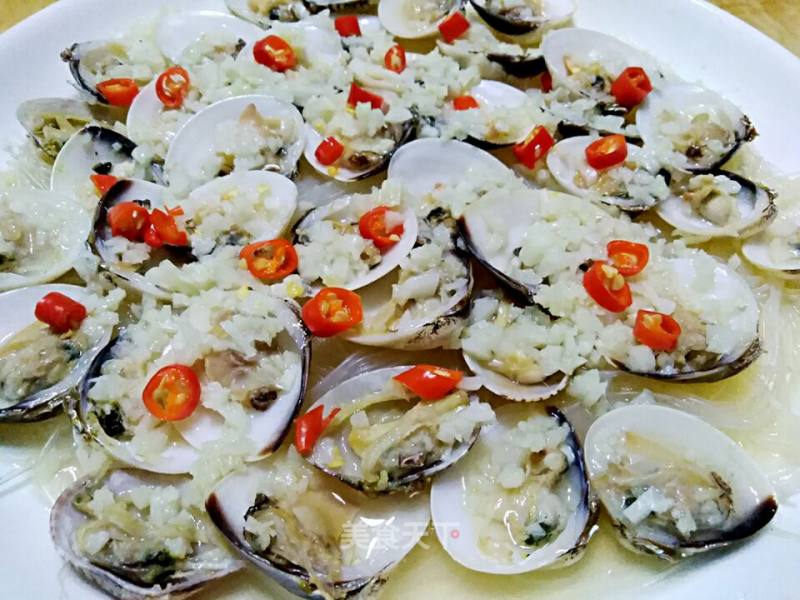 Steamed White Clams with Garlic Vermicelli