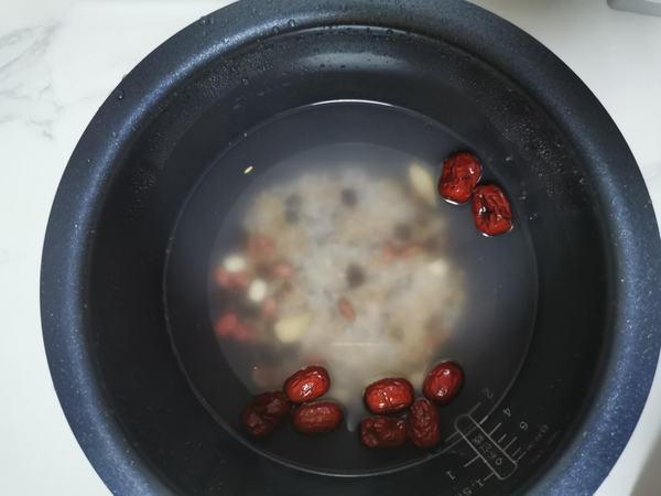 Glutinous Rice Porridge with Red Dates and Lotus Seeds recipe