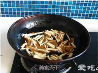 Stir-fried Dried Tofu with Leek and Moss recipe