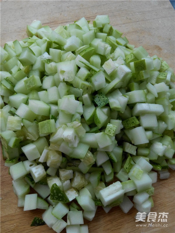 Noodles with Cucumber and Diced Pork recipe