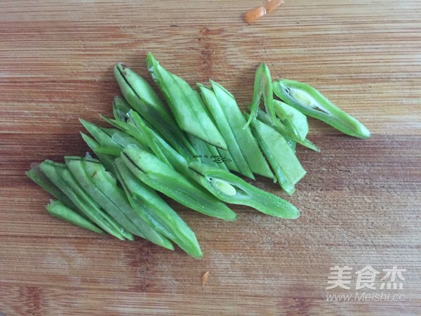 Stir-fried Beans with Carrots recipe