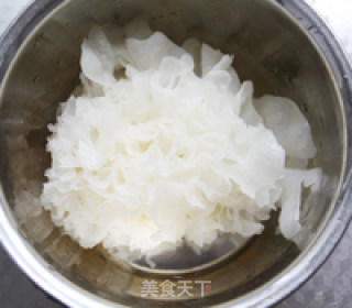 Rock Sugar Mung Bean Tremella Soup recipe