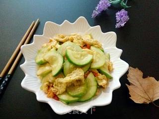Scrambled Eggs with Cucumber and Tomato recipe