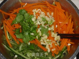 Cucumber and Carrot Mixed with Sea Fat Vegetables recipe