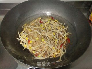 Fried Noodles with Soy Sprouts recipe