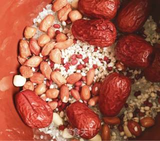 Healthy Porridge with Yam, Peanut and Red Dates recipe