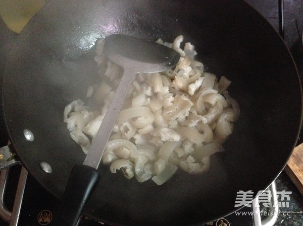 Tasty Beauty Dish-fried Pork Skin with Chili recipe