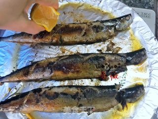 The Saury Costing Two Bucks is So Delicious that You Can Rush to Eat It When It is Grilled. It is So Fragrant and Drooling~ recipe