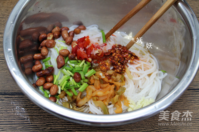 Cold Rice Noodles recipe