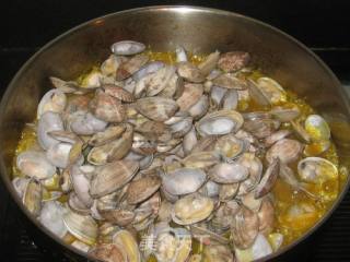 Stir-fried Clam with Curry recipe